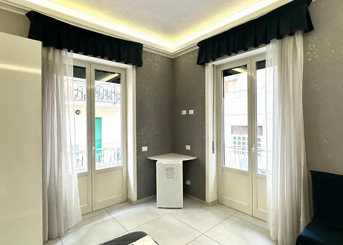 Tuttoincentro Bed and Breakfast Σαλέρνο